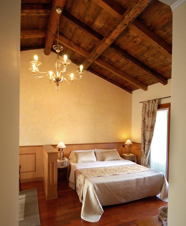 Hotel Isola Di Caprera Mira Esterno foto